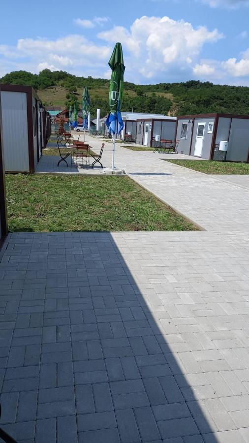 Hotel Glamtainer Court Curteni Zewnętrze zdjęcie