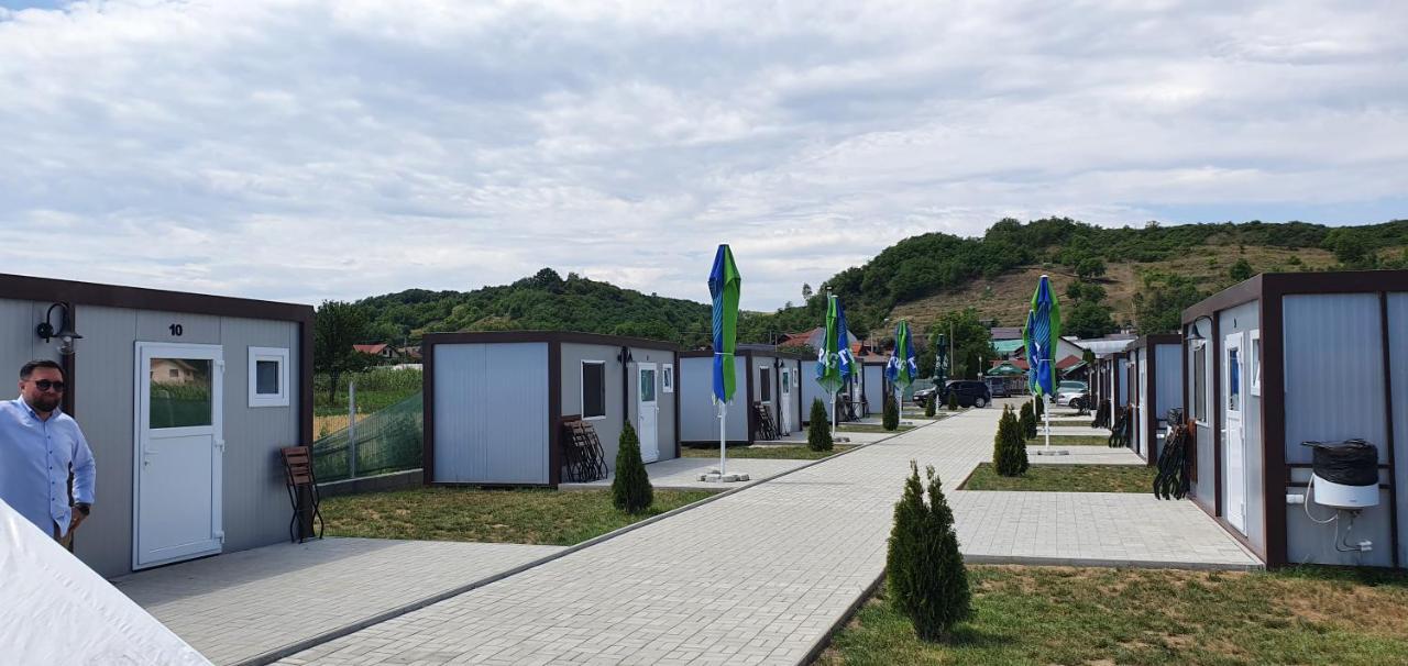 Hotel Glamtainer Court Curteni Zewnętrze zdjęcie
